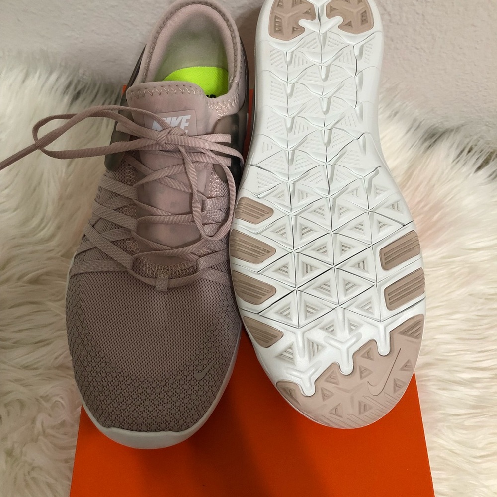 ❌Will Take Any Offer❌Nike Free Tr 7 - Picture 3 of 3
